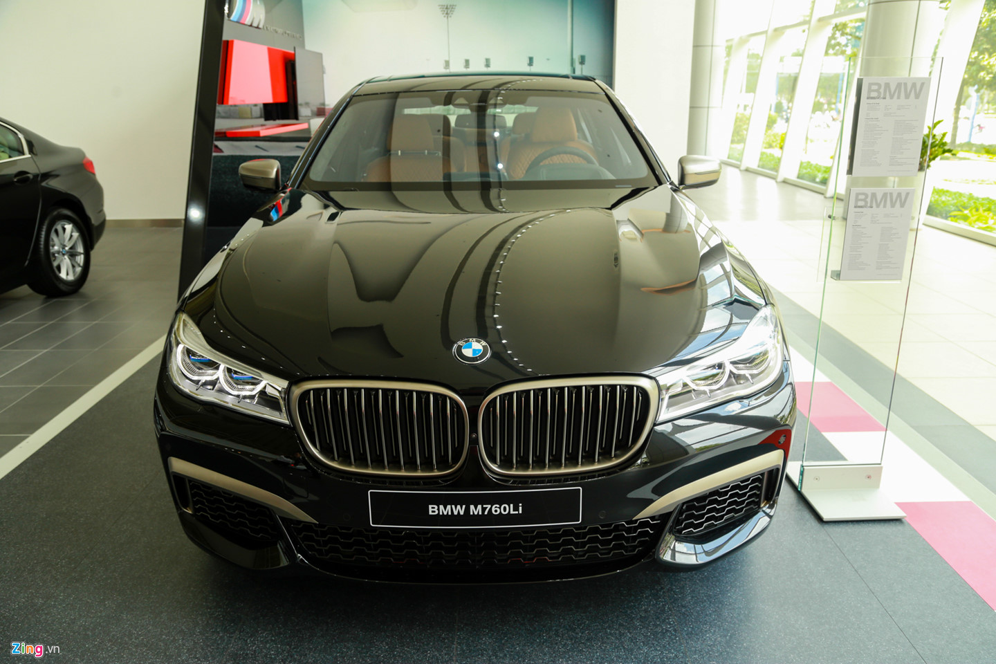 Chi tiết BMW M760Li XDrive mới xuất hiện tại VN, giá 13 tỷ đồng