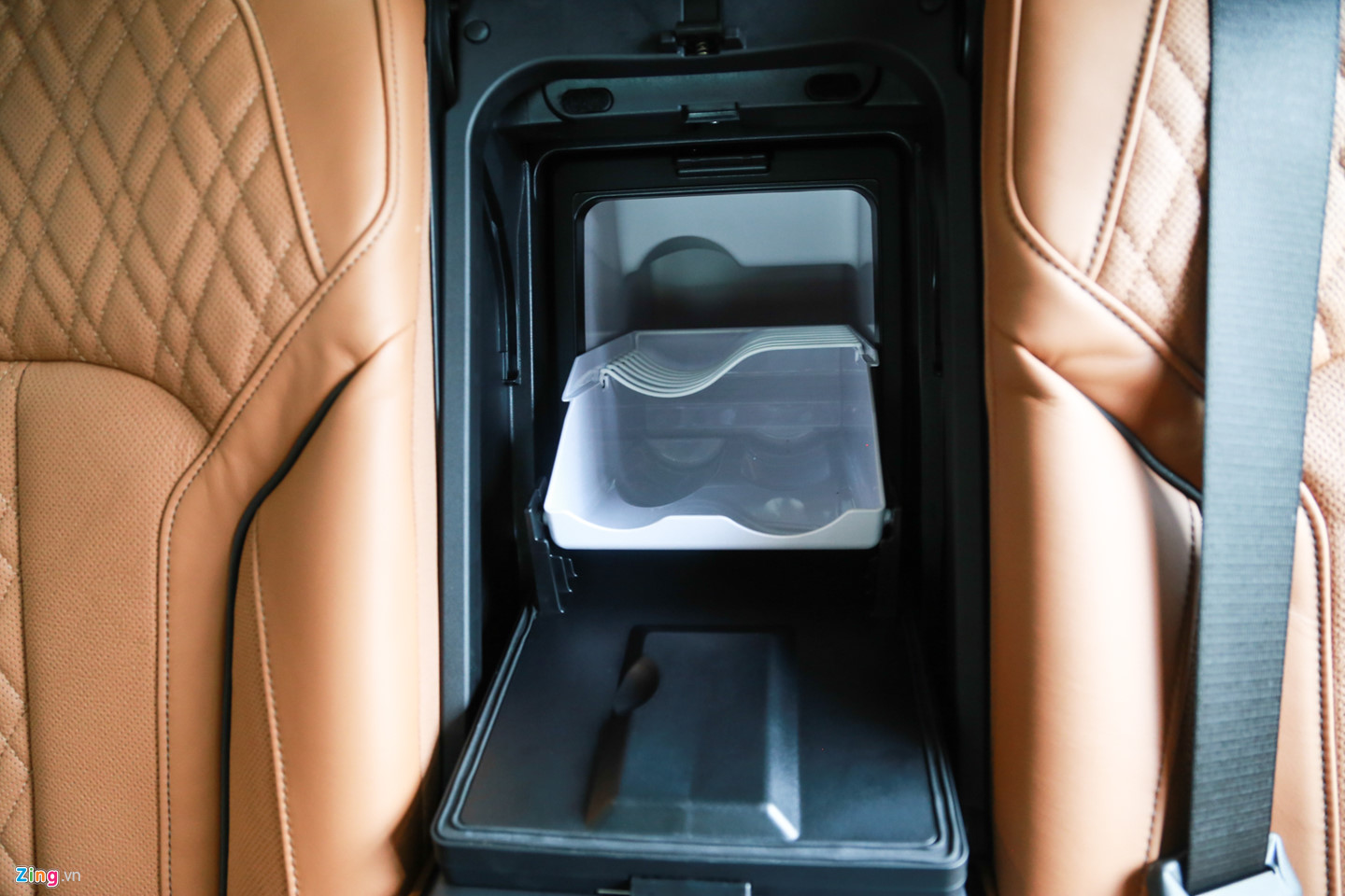 Chi tiết BMW M760Li XDrive mới xuất hiện tại VN, giá 13 tỷ đồng