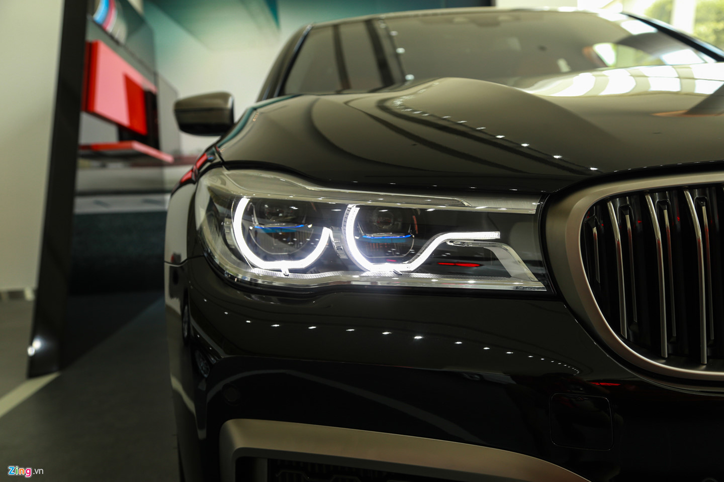 Chi tiết BMW M760Li XDrive mới xuất hiện tại VN, giá 13 tỷ đồng