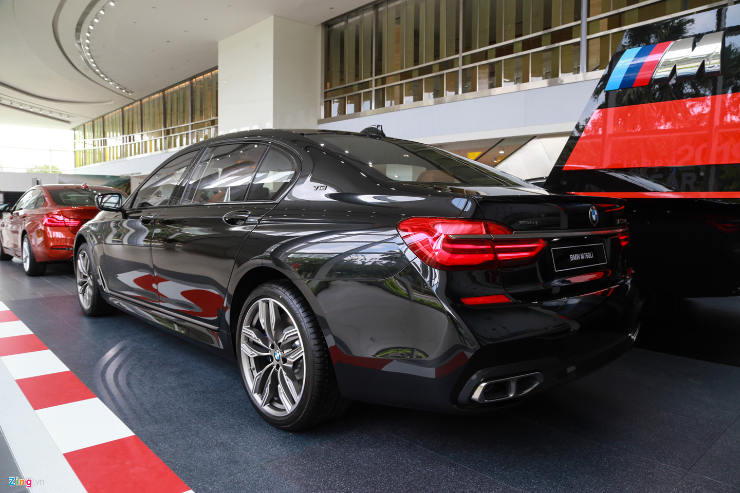 Chi tiết BMW M760Li XDrive mới xuất hiện tại VN, giá 13 tỷ đồng