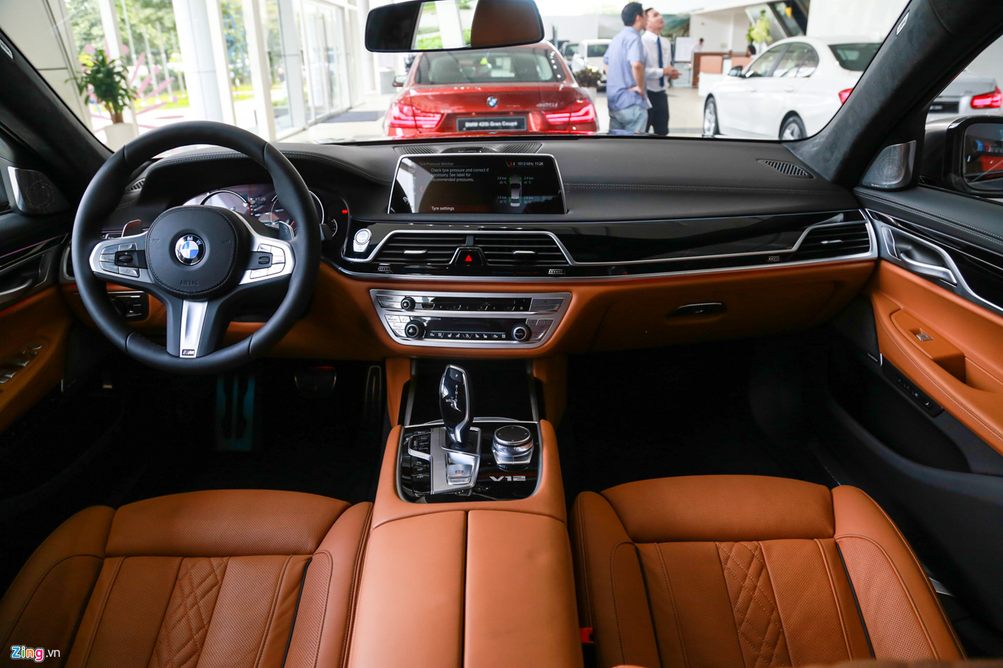 Chi tiết BMW M760Li XDrive mới xuất hiện tại VN, giá 13 tỷ đồng