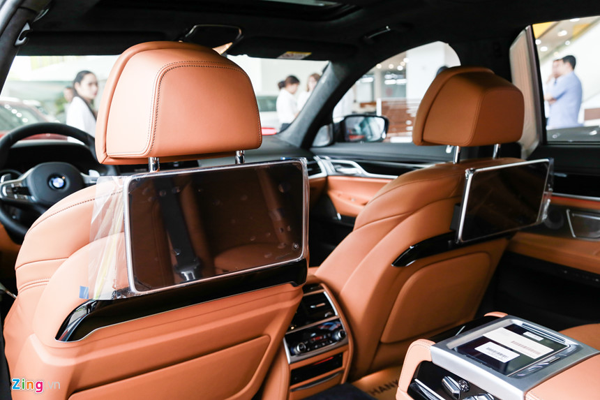 Chi tiết BMW M760Li XDrive mới xuất hiện tại VN, giá 13 tỷ đồng
