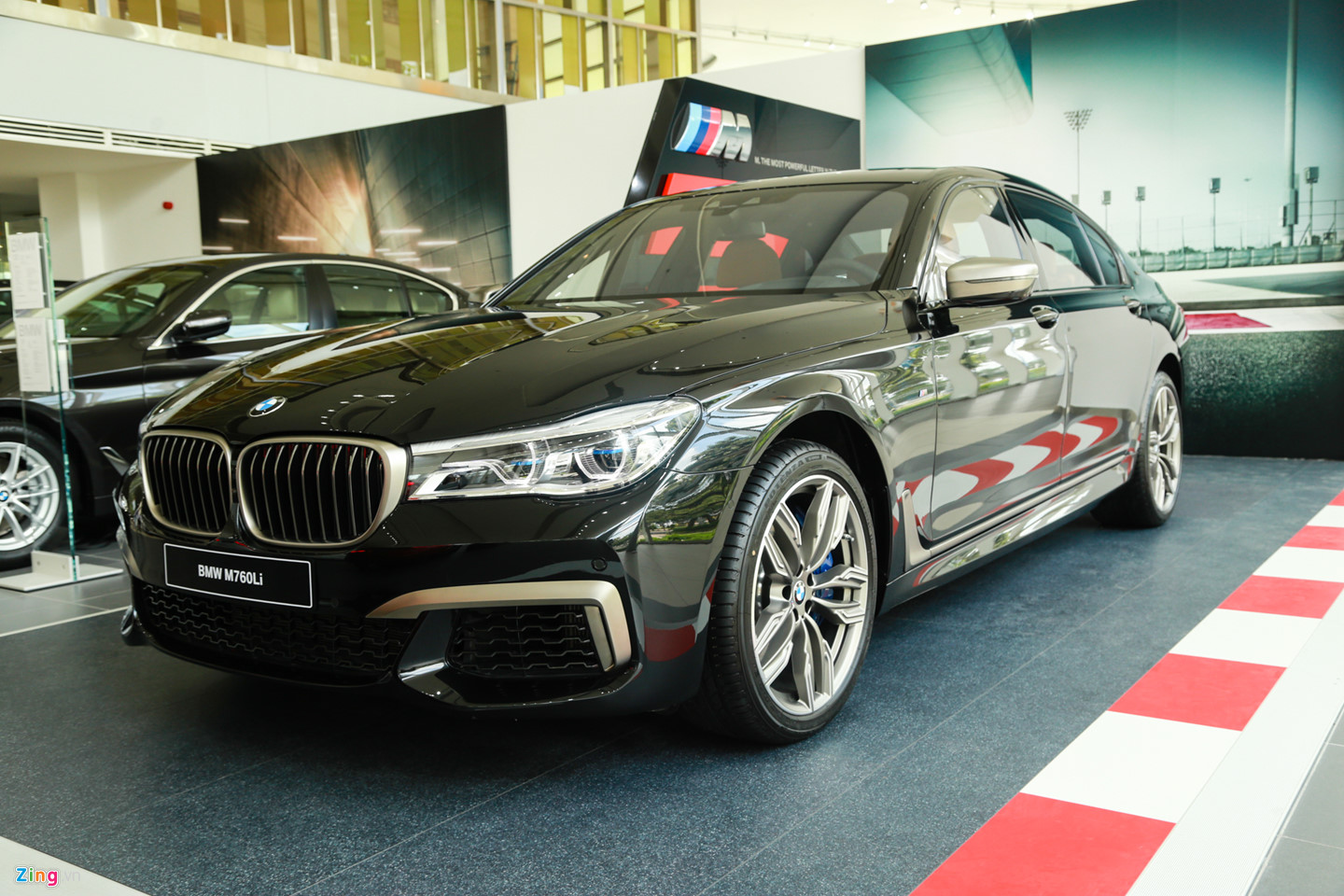 Chi tiết BMW M760Li XDrive mới xuất hiện tại VN, giá 13 tỷ đồng