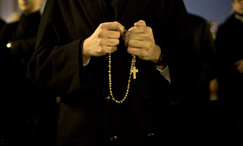 Vatican ra hướng dẫn bí mật cho các linh mục có con