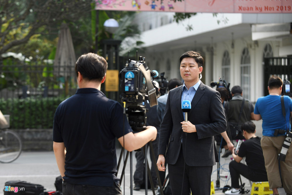 Chạy đua săn tin trước thềm cuộc gặp Trump - Kim tại Hà Nội