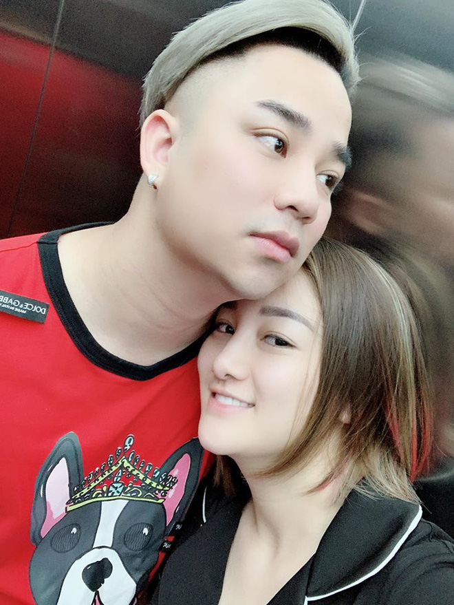 Nhuộm tóc về quê bị nhận xét chơi bời, vợ Hữu Công đáp trả: Chơi bời thì đúng là không ai chơi lại em đâu