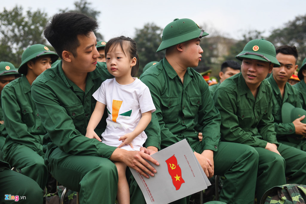 Những cung bậc cảm xúc ngày tân binh thủ đô lên đường nhập ngũ