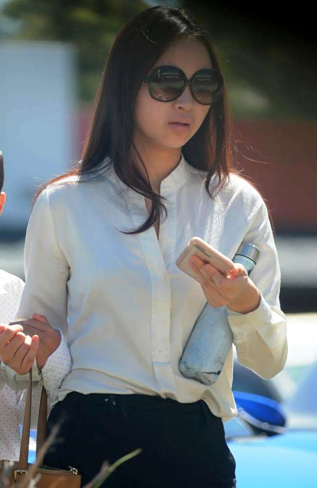 Nữ sinh gốc Việt giấu 114 viên ma túy trong quần lót đưa vào nhạc hội