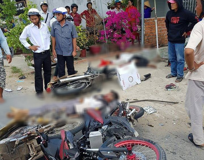 Long An: Xe tải tông và kéo lê nhiều xe máy vào gầm, 6 người thương vong