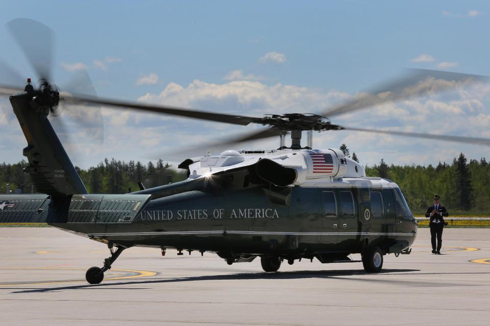 Marine One - siêu trực thăng chống tên lửa của TT Trump tới VN