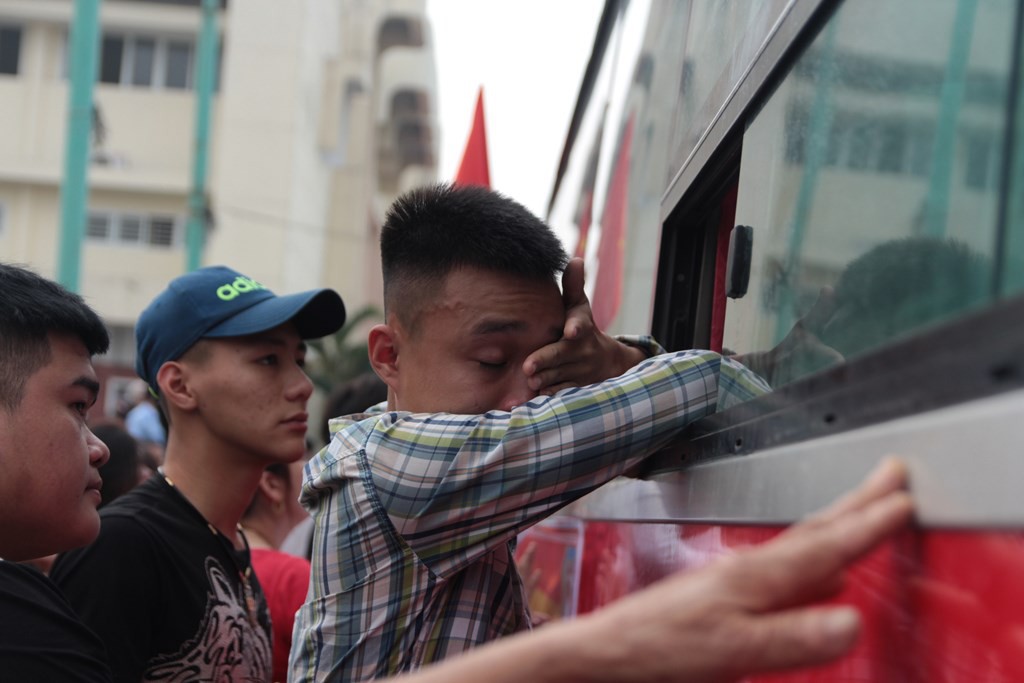 Ảnh: Những giọt nước mắt xúc động trong ngày hội bàn giao nhận quân tại Nghệ An