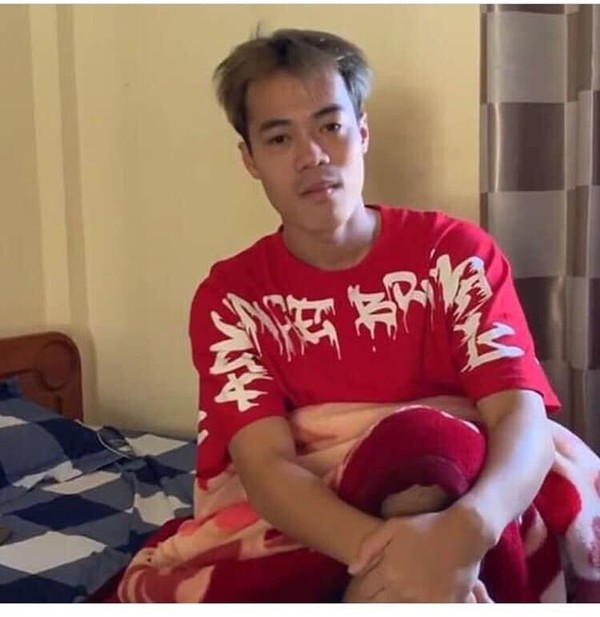 Xót xa hình ảnh Văn Toàn phòng không gối chiếc khi xa Công Phượng