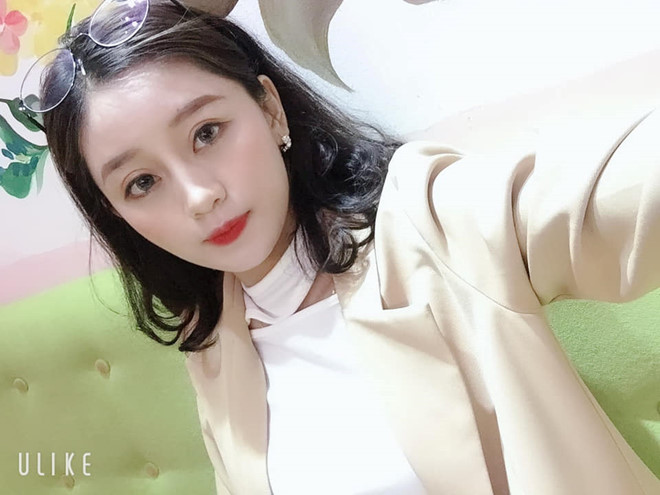 Cô giáo Lịch Sử bị học sinh chụp lén, đăng ảnh lên mạng vì xinh đẹp