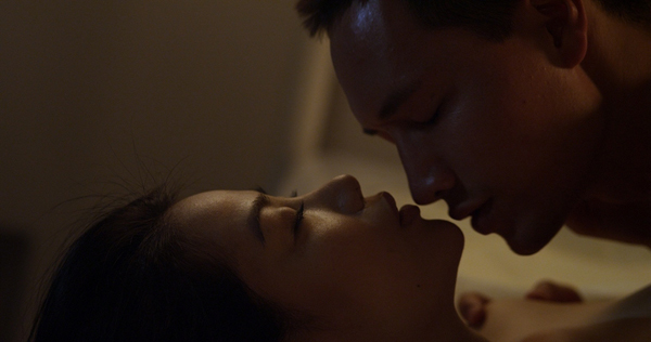 Nỗi sợ của các sao Việt khi đóng cảnh nóng