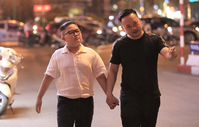 Nổi tiếng sau một đêm vì quá giống ông Kim Jong Un, cậu bé Việt lên báo ngoại, được mời chụp ảnh quảng cáo