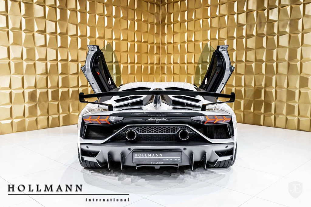 Đã qua sử dụng, chiếc Lamborghini này còn đắt hơn xe mới