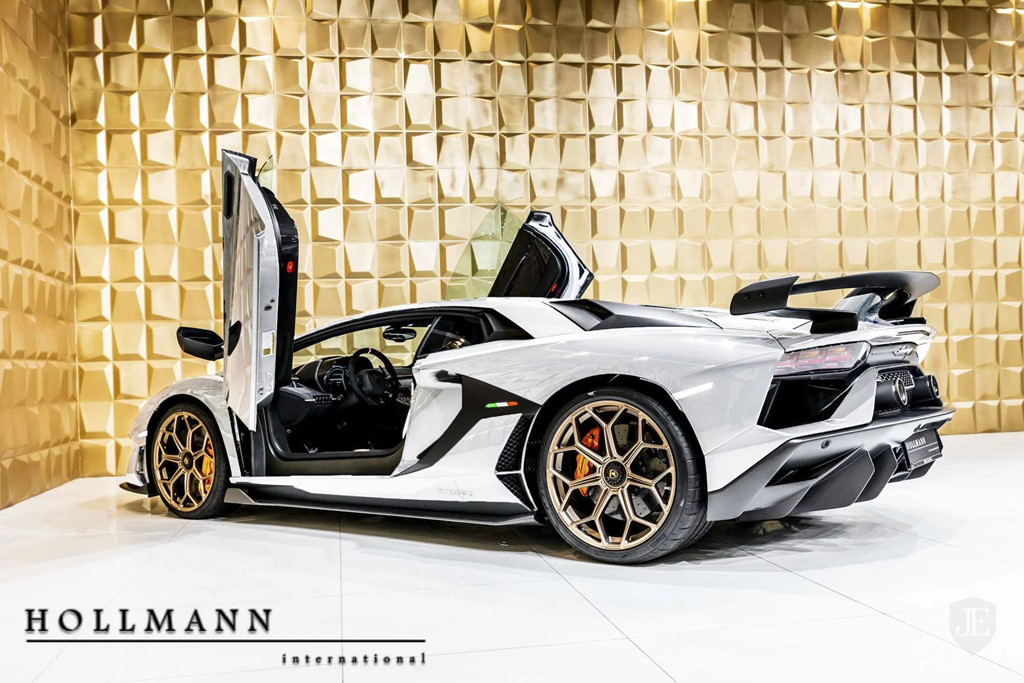 Đã qua sử dụng, chiếc Lamborghini này còn đắt hơn xe mới