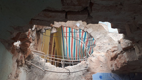 Vụ đặt 10 thỏi mìn nổ tung nhà anh ruột: Em trai nhiều lần vác dao đuổi chém tôi