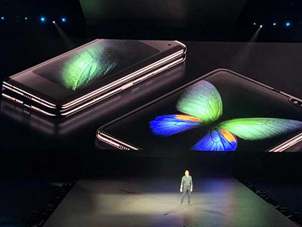 Samsung ra điện thoại gập và bốn phiên bản Galaxy S10