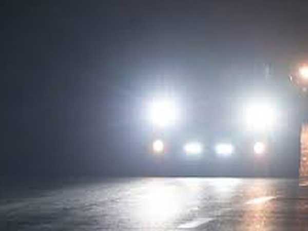 Gọi người giải quyết mâu thuẫn vì xe tải bật đèn chiếu sáng, có vỏ đạn tại hiện trường