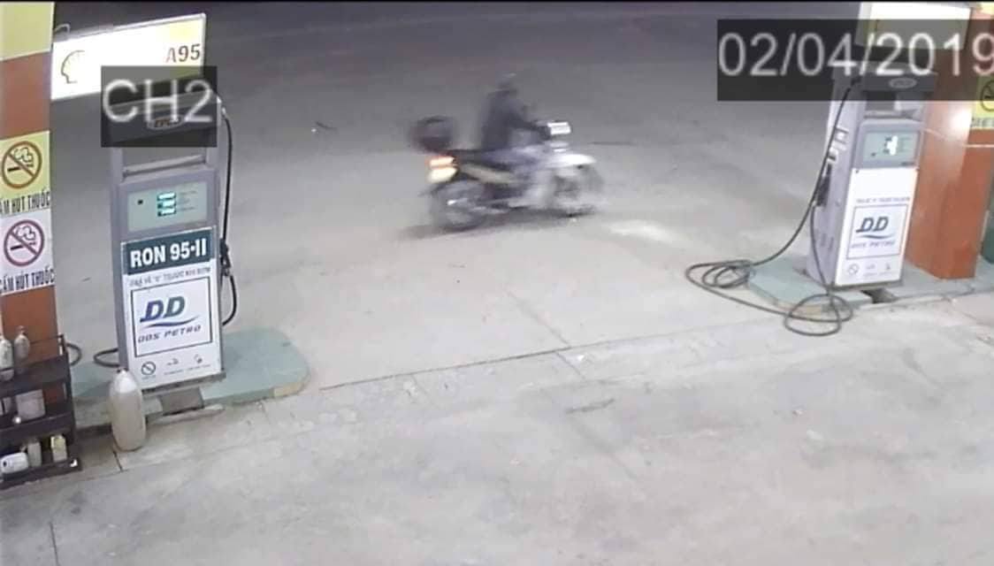 Vụ giết nhân viên cây xăng sáng 30 tết: Nghi có đồng phạm chỉ điểm