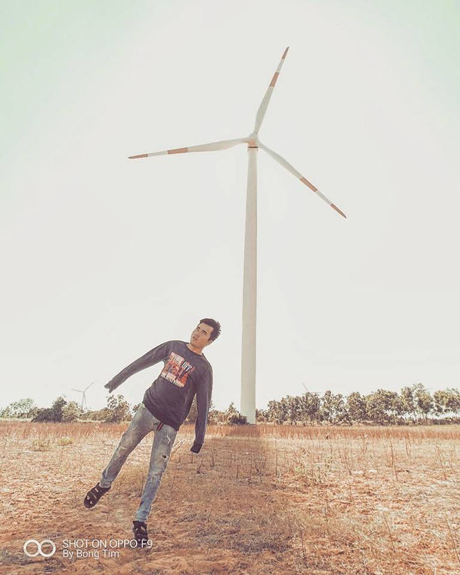 Cậu bạn từng khóc trôi cả Đà Lạt tái xuất với bộ ảnh đẹp xỉu ở Bình Thuận theo đúng nghĩa đen