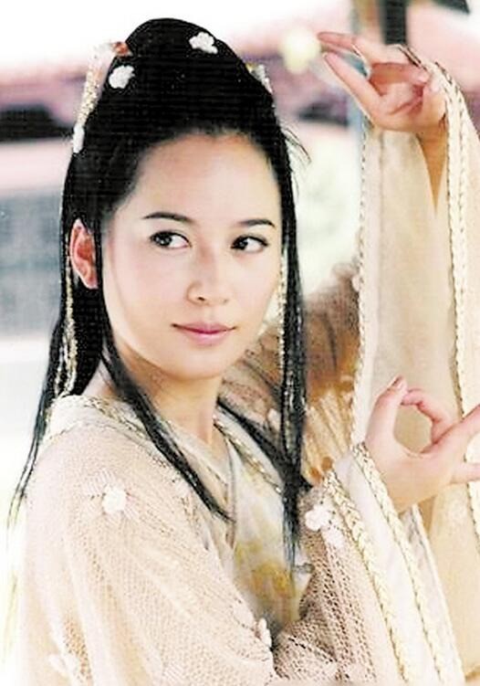 Du Phi Hồng - chị đại U50 gây sốt với vẻ đẹp trường tồn cùng châm ngôn sống: Tôi chưa kết hôn, nhưng tôi hạnh phúc