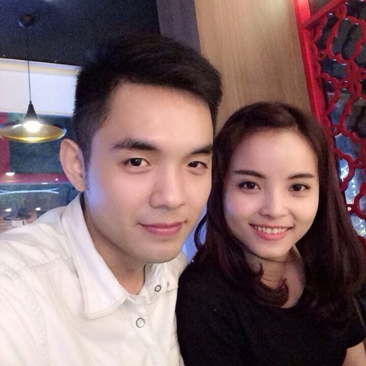 Dân tình vui buồn lẫn lộn khi tìm thấy in4 của chàng phiên dịch viên điển trai chiếm sóng thời sự VTV, đây là lí do!