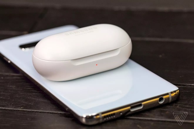 Samsung trình làng Galaxy Buds rẻ hơn AirPods, hỗ trợ sạc không dây