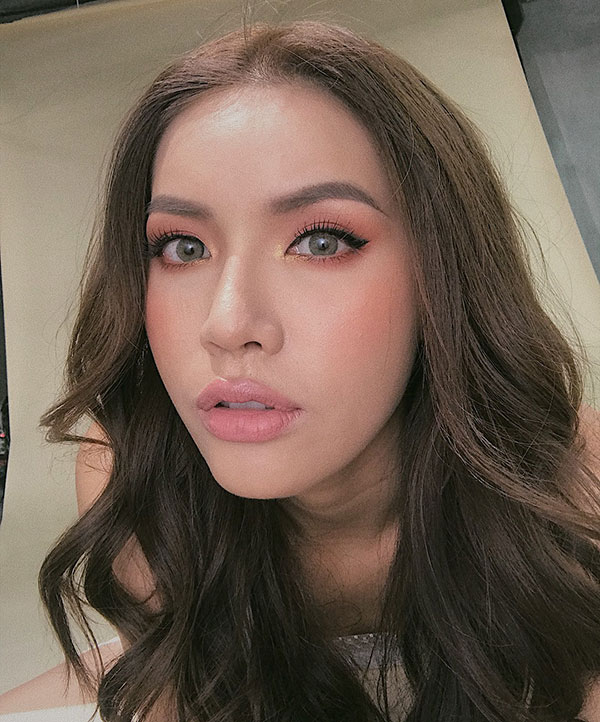 Da ngăm giống Hà Tăng, Tiểu Vy hay Minh Triệu, các nàng sẽ có được vẻ ngoài cực tây và sang nếu diện 4 màu son này