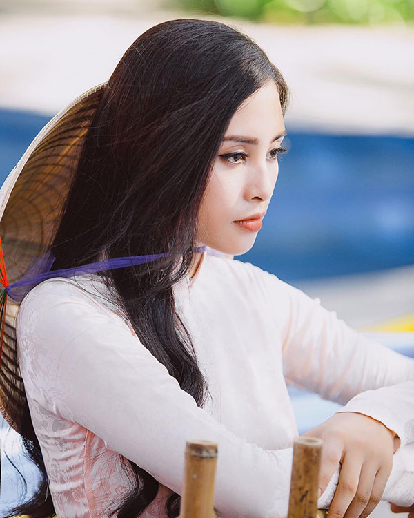 Da ngăm giống Hà Tăng, Tiểu Vy hay Minh Triệu, các nàng sẽ có được vẻ ngoài cực tây và sang nếu diện 4 màu son này