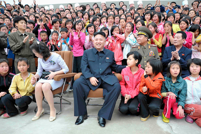 Cuộc sống bí ẩn của vợ con ông Kim Jong-un