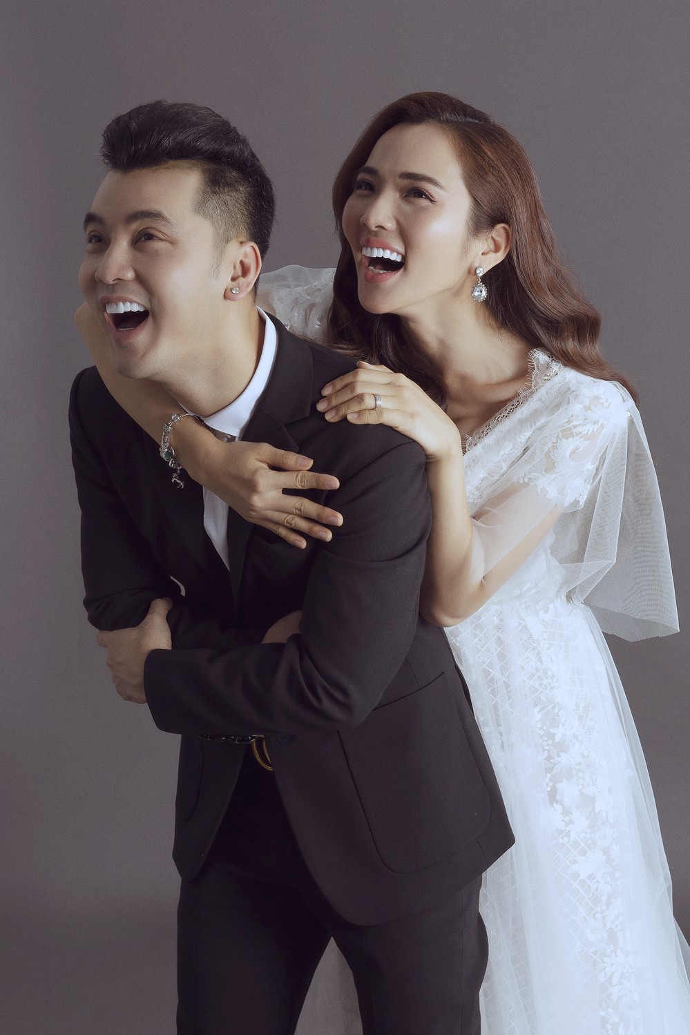 Bà xã Ưng Hoàng Phúc báo tin vui đang mang bầu lần 3