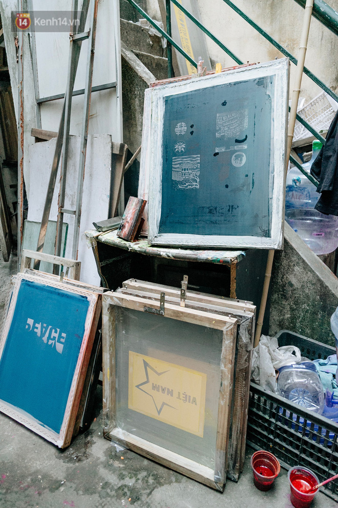 In áo phông hình 2 nhà lãnh đạo Donald Trump và Kim Jong-un, cửa hàng ở Hà Nội kiếm tiền triệu mỗi ngày