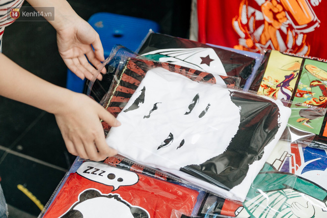 In áo phông hình 2 nhà lãnh đạo Donald Trump và Kim Jong-un, cửa hàng ở Hà Nội kiếm tiền triệu mỗi ngày