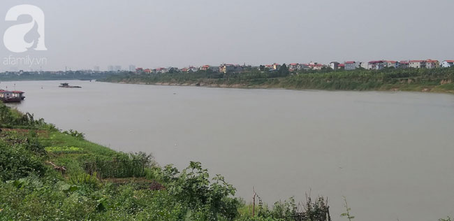 Vụ chủ chuỗi nhà nghỉ bị sát hại ở Hà Nội: Cảnh sát dùng chó nghiệp vụ khám nhà nghi phạm ném xác vợ xuống sông Hồng