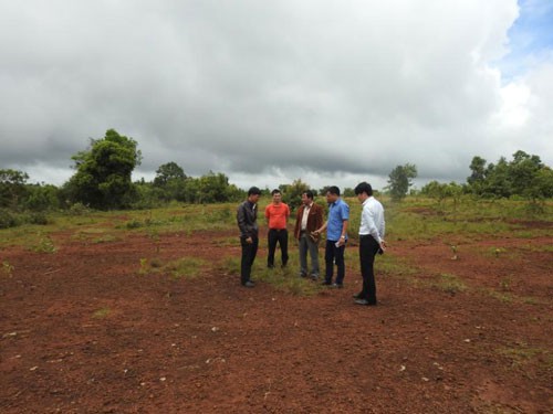 Bắt giam chủ tịch xã xẻ đất quốc phòng cho người nhà lãnh đạo