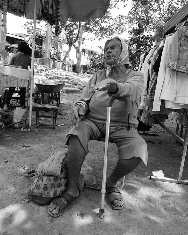 Chấn động với vụ cô gái trẻ bị đánh đập, mắng mỏ chỉ vì không cho tiền ăn mày