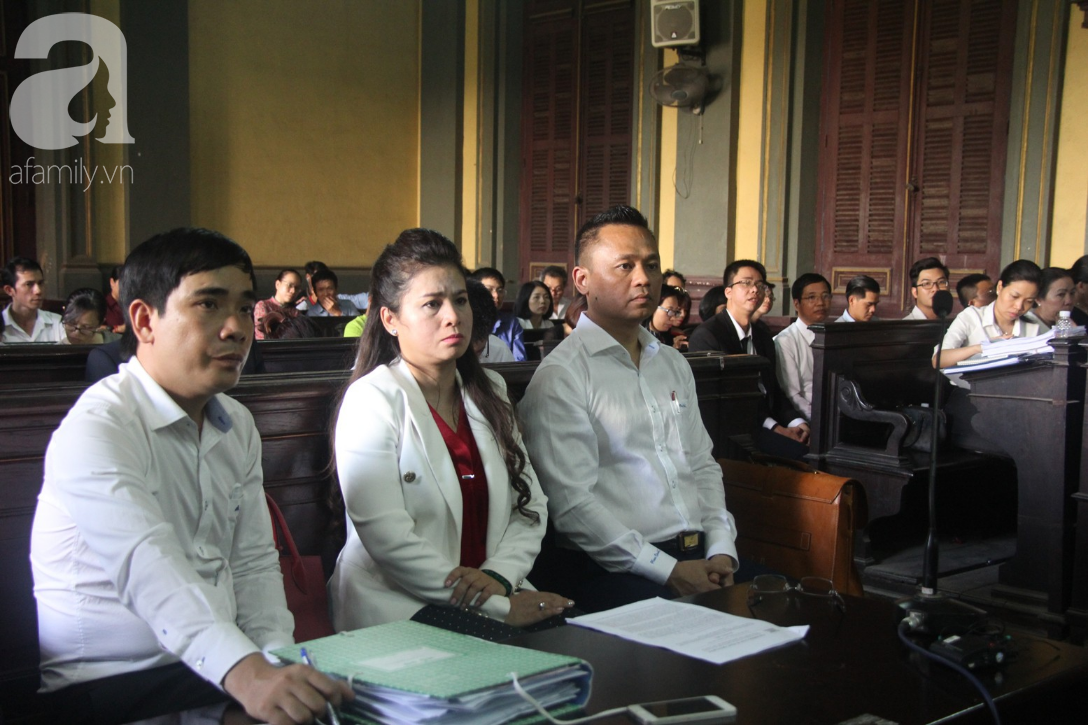 Bà Thảo lớn tiếng với ông Vũ: Anh không được sỉ nhục tôi, 20 năm nay tôi không nói vì muốn giữ hình ảnh của anh với các con