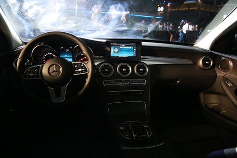 Mercedes-Benz C-Class 2019 ra mắt tại VN, giá từ 1,5 tỷ đồng - 3 Mercedes-Benz C-Class 2019 ra mắt tại VN, giá từ 1,5 tỷ đồng - 3