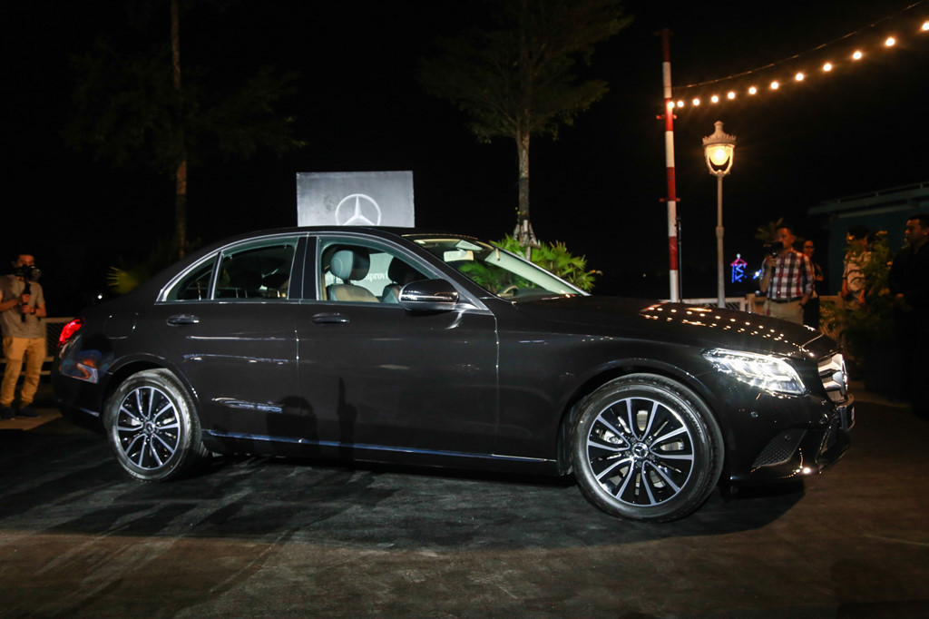 Mercedes-Benz C-Class 2019 ra mắt tại VN, giá từ 1,5 tỷ đồng
