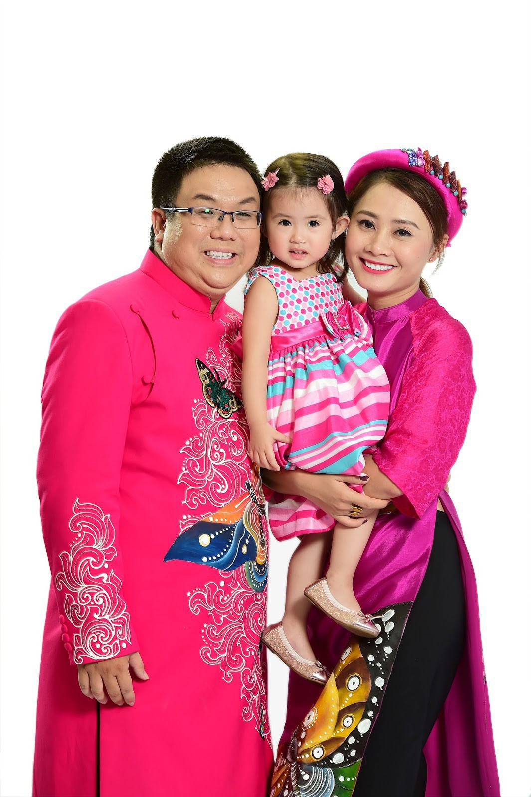 Sao Vbiz đau đáu đi tìm lời giải cho câu hỏi hot nhất MXH: Tiền nhiều để làm gì? của ông Vua cà phê Trung Nguyên