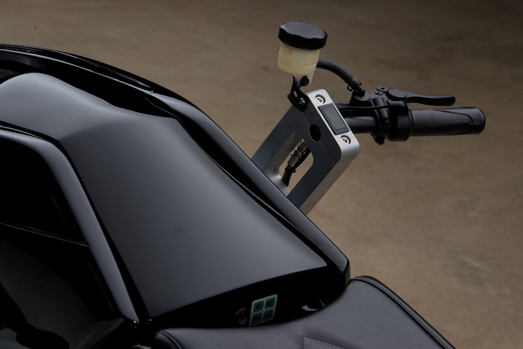 Xế độc trong phim TRON: Legacy sắp về Việt Nam