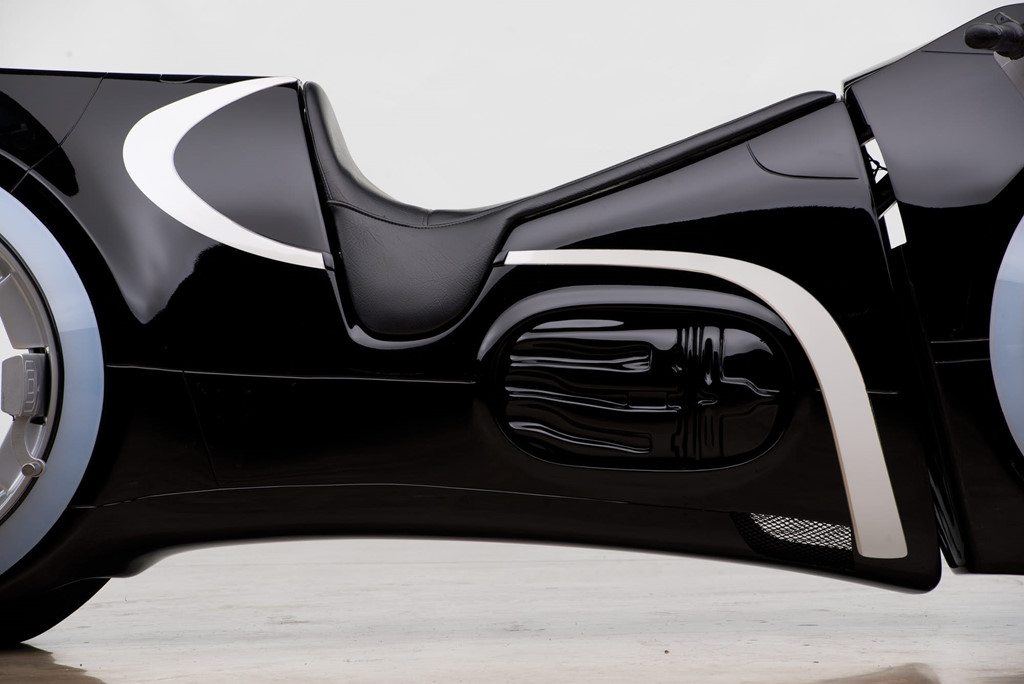 Xế độc trong phim TRON: Legacy sắp về Việt Nam