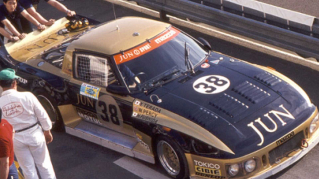 Bất ngờ tìm thấy siêu xe đua Mazda 254i sau 35 năm