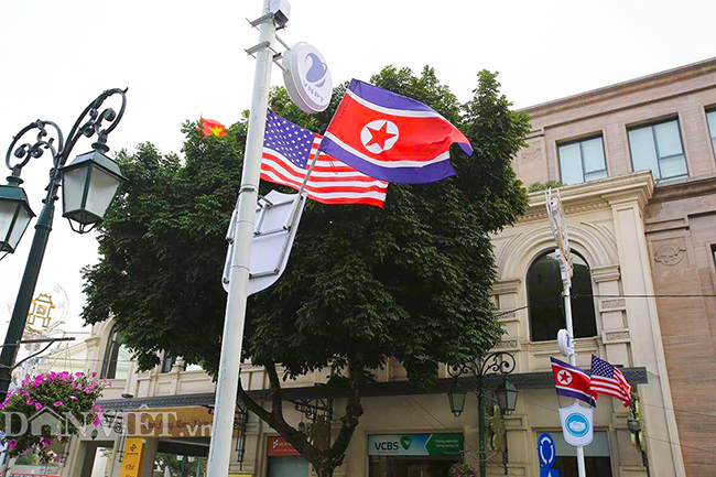 Đường phố Hà Nội trang hoàng chào đón Hội nghị thượng đỉnh Mỹ-Triều