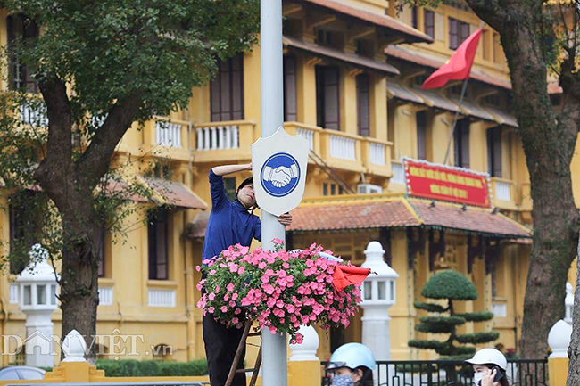 Đường phố Hà Nội trang hoàng chào đón Hội nghị thượng đỉnh Mỹ-Triều