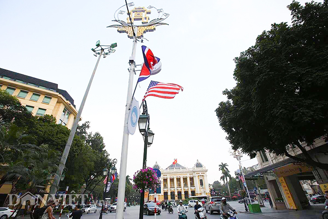 Đường phố Hà Nội trang hoàng chào đón Hội nghị thượng đỉnh Mỹ-Triều