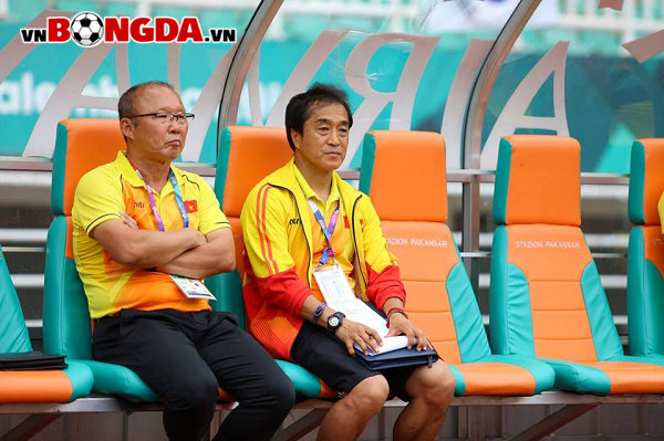 HLV Park Hang-seo: ‘Tôi ước thân xác này có thể phân làm đôi để cùng lúc nắm hai đội’