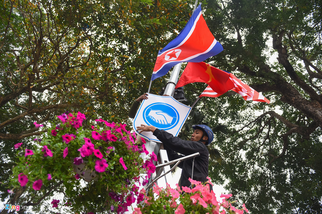 Hoa từ Đà Lạt về trang trí Hà Nội đón hội nghị thượng đỉnh Mỹ - Triều